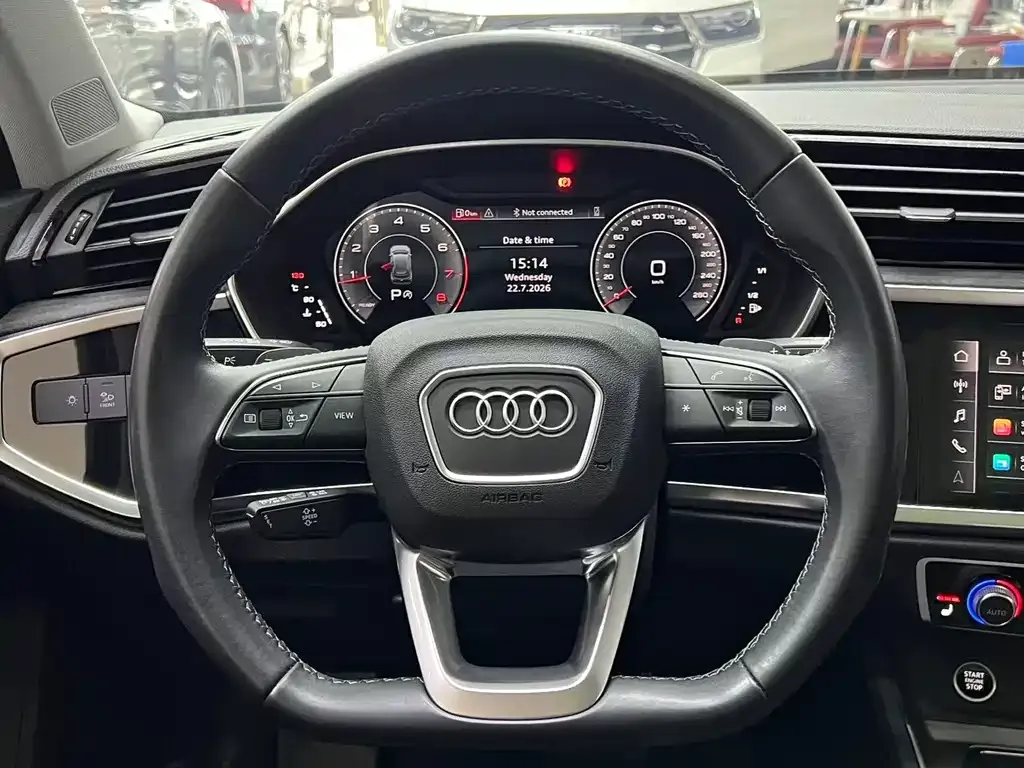 Audi Q3 — фото 8