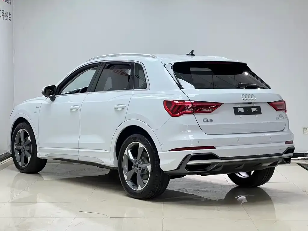 Audi Q3 — фото 9
