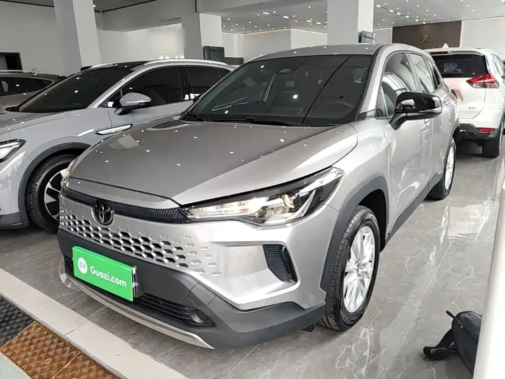 Toyota Corolla Cross — фото 1