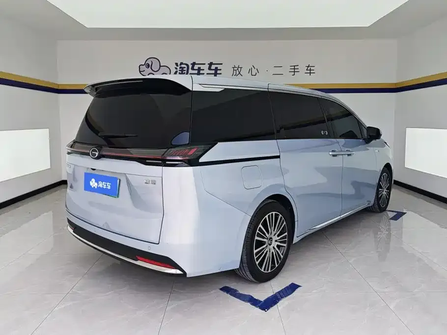 GAC Motor 传祺E8 PHEV — фото 4