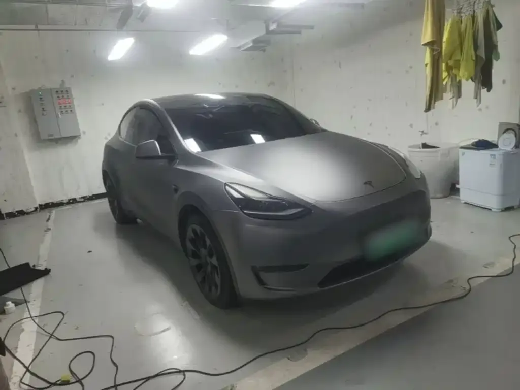 Tesla Model Y — фото 10