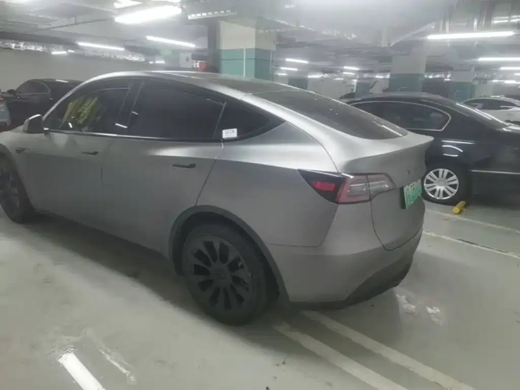 Tesla Model Y — фото 9