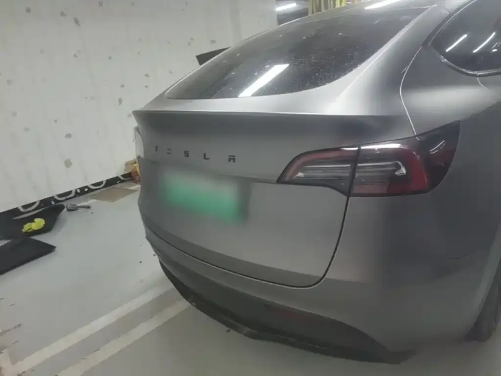 Tesla Model Y — фото 8