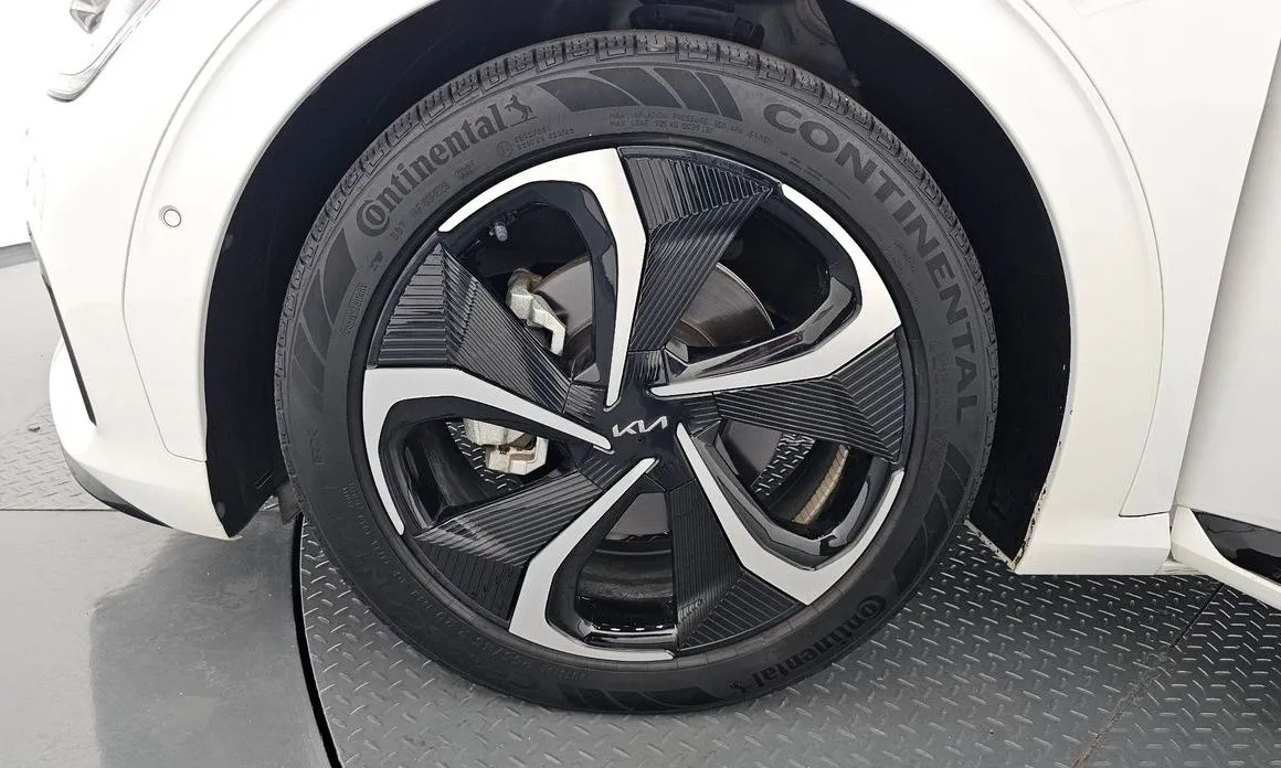 Kia EV6 — фото 6