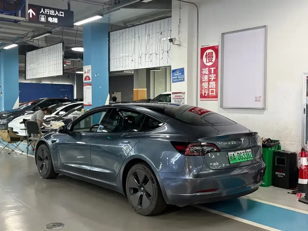 Tesla Model 3 — фото 5