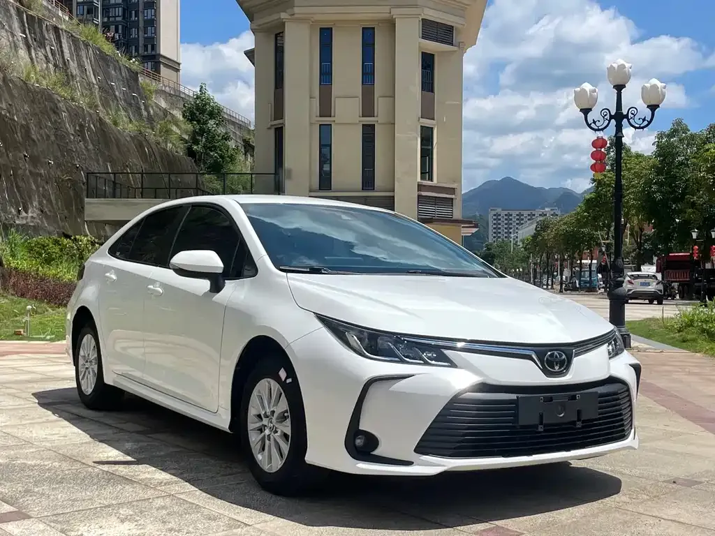 Toyota Corolla — фото 3