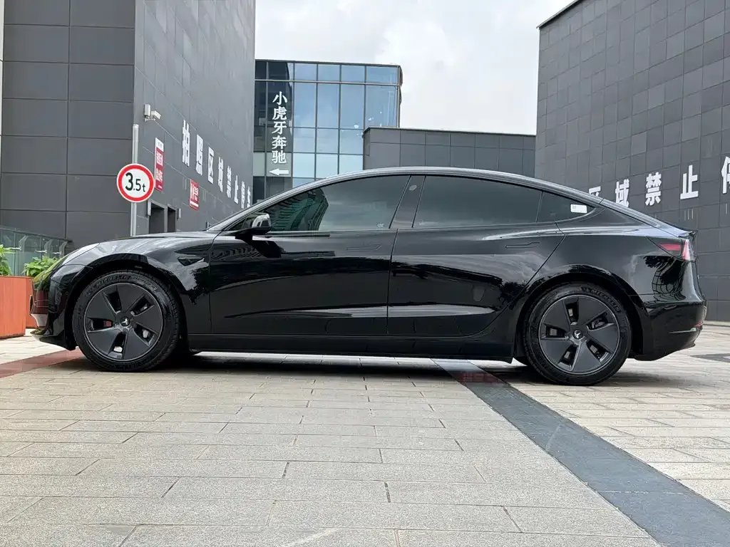 Tesla Model 3 — фото 5