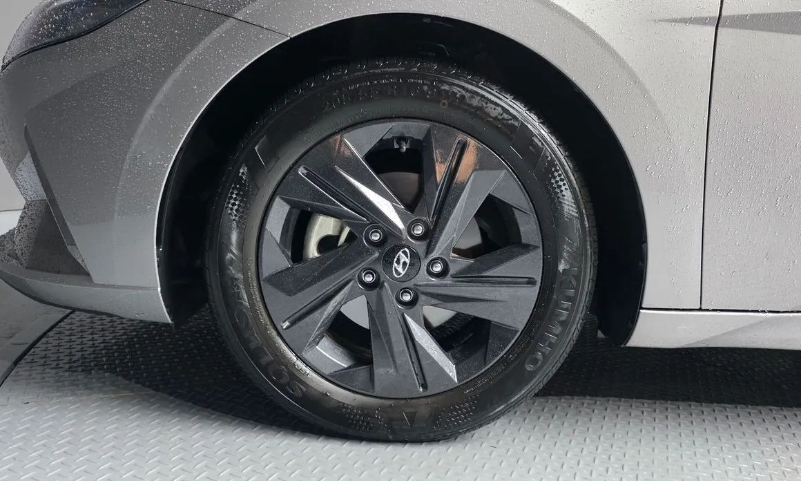 Hyundai AVANTE — фото 4
