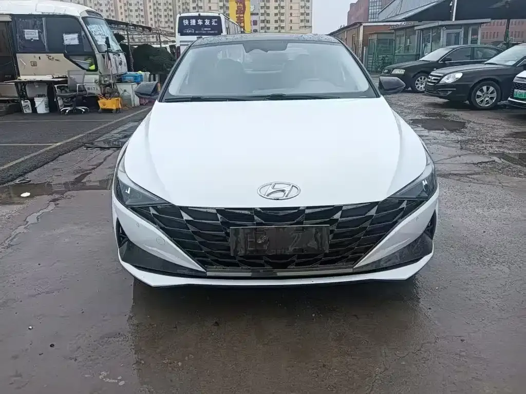 Hyundai Elantra — фото 9