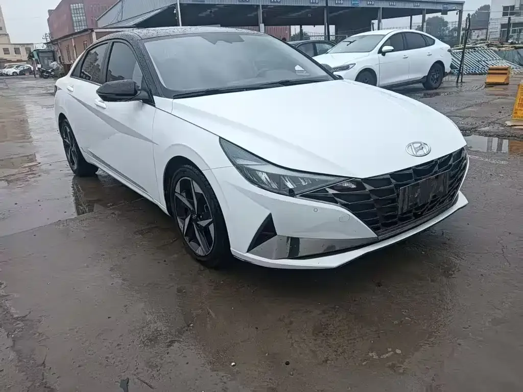 Hyundai Elantra — фото 8
