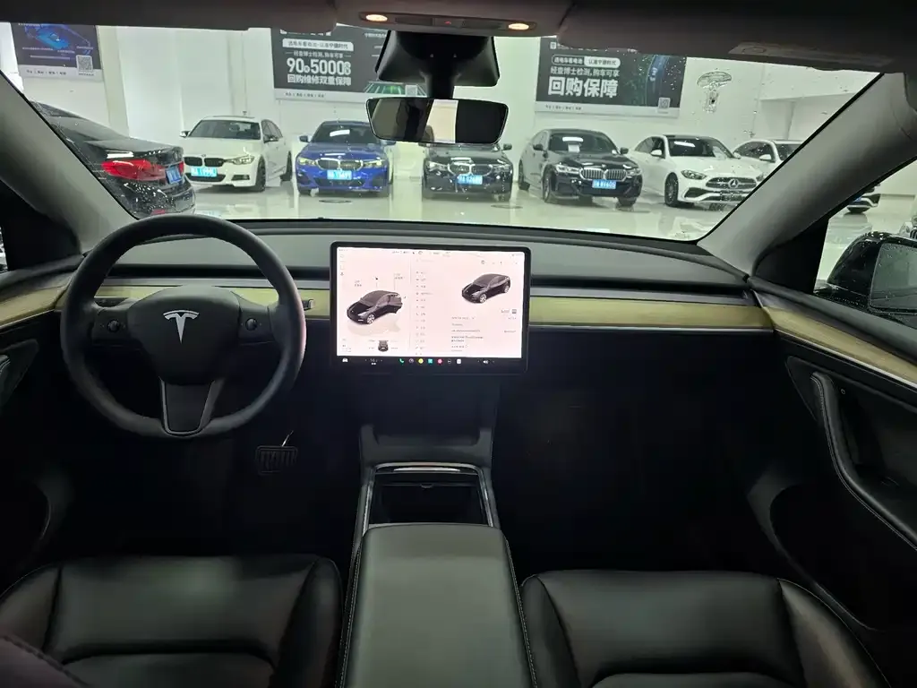 Tesla Model Y — фото 6