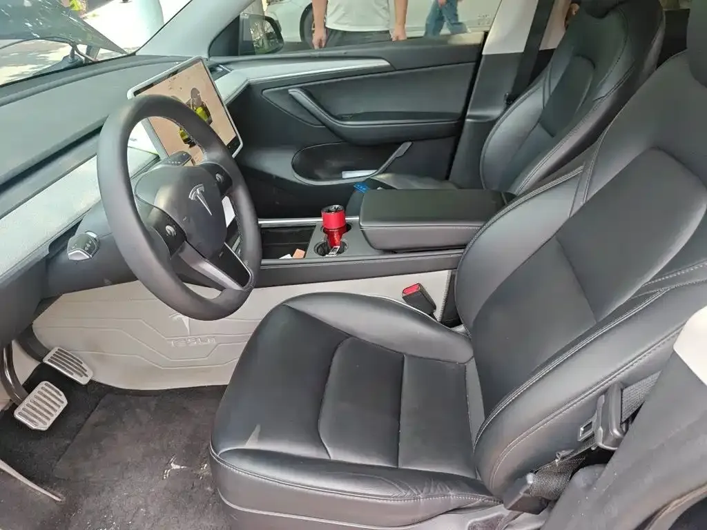 Tesla Model Y — фото 4