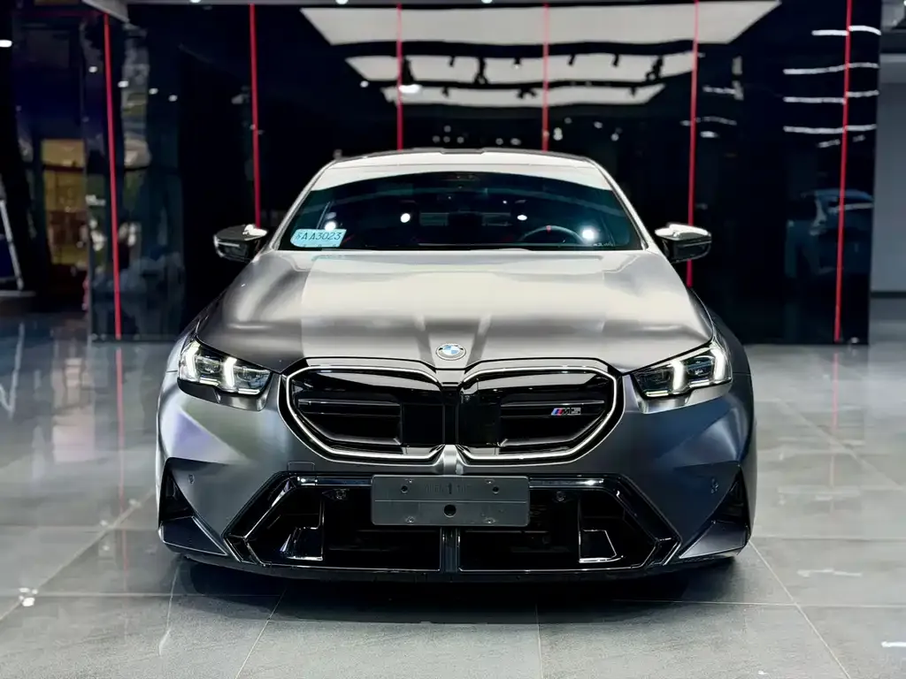 BMW M5 New Energy — фото 2