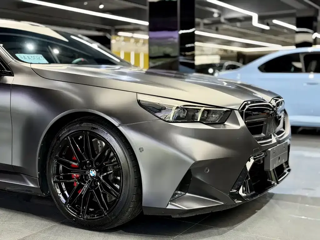 BMW M5 New Energy — фото 8