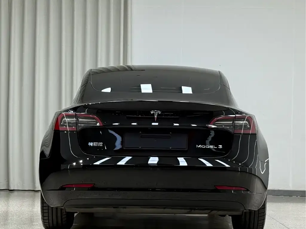 Tesla Model 3 — фото 6