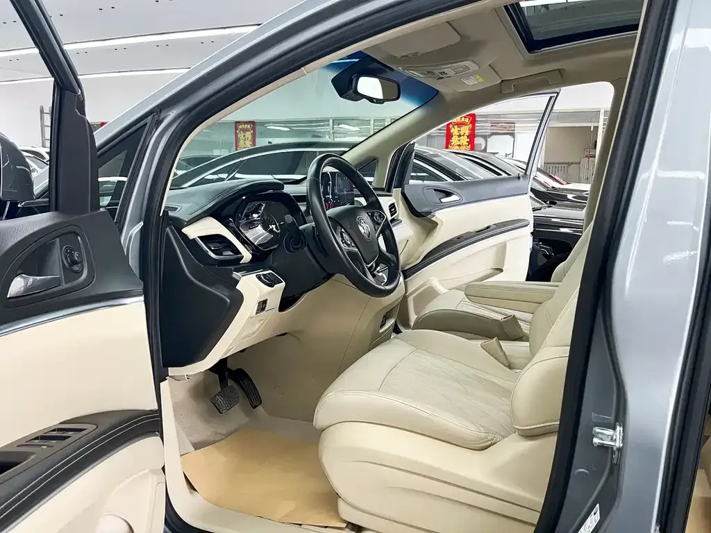 Buick GL8 2024 из CN, фото 2