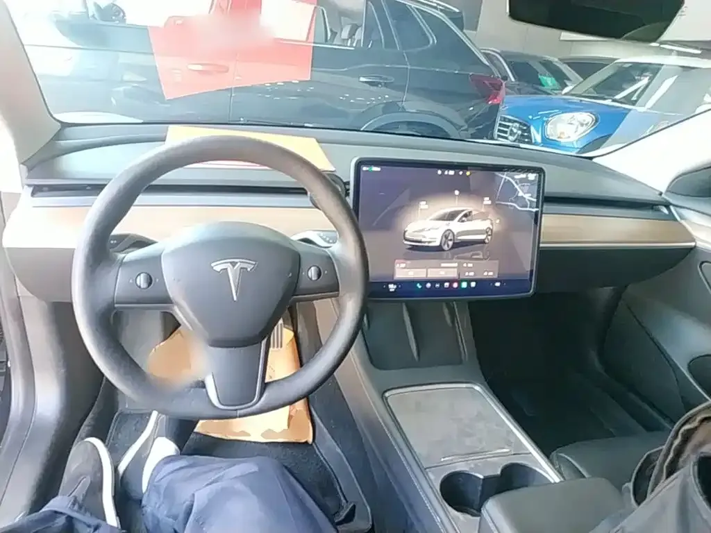 Tesla Model 3 — фото 5