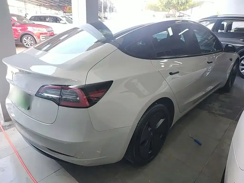 Tesla Model 3 — фото 4