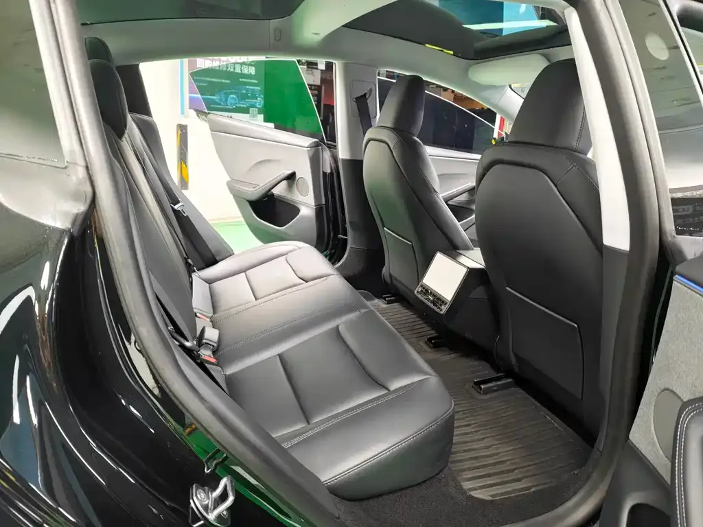 Tesla Model 3 — фото 10