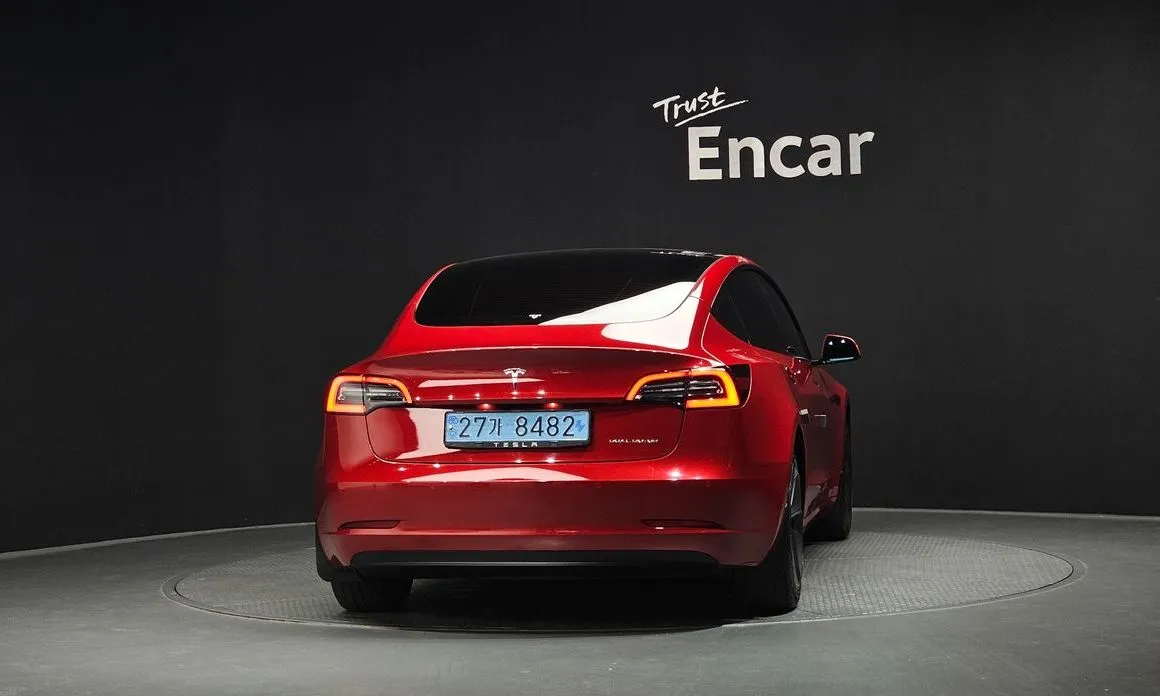 Tesla Model 3 — фото 3