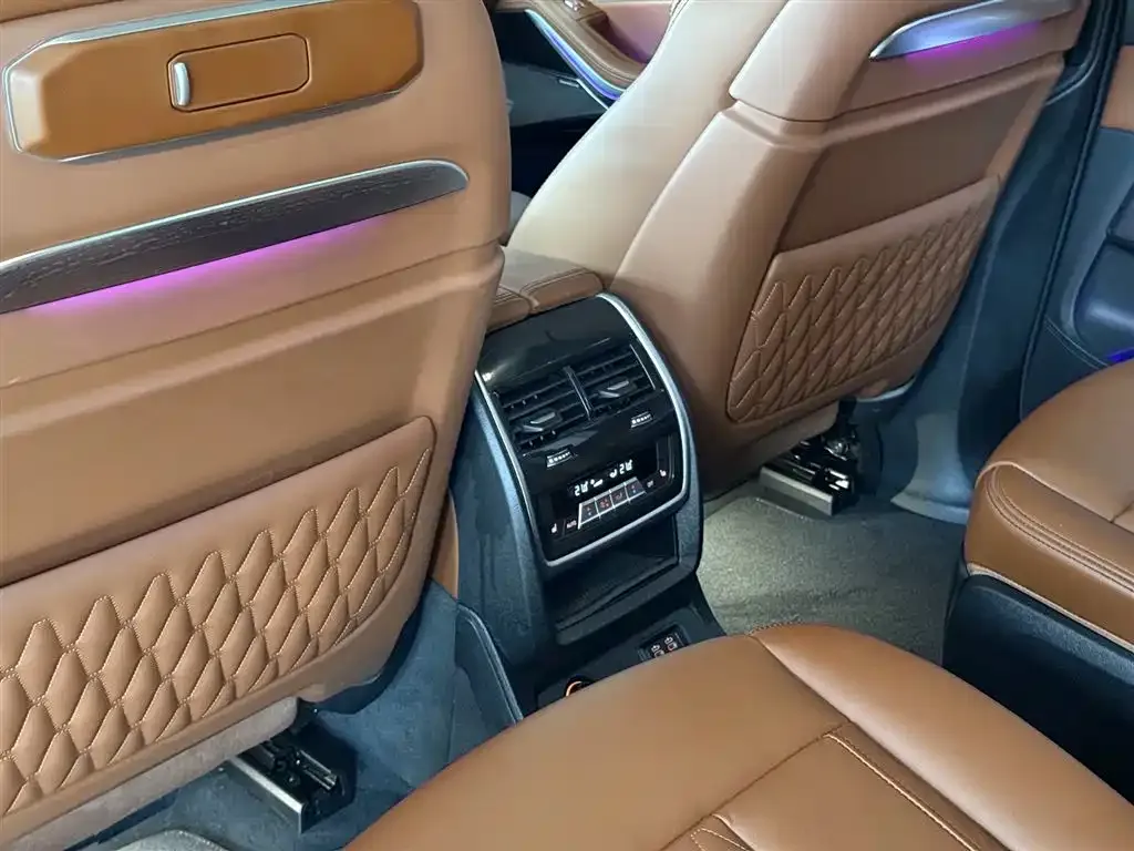 BMW X7 M60i 2023 из CN, фото 4