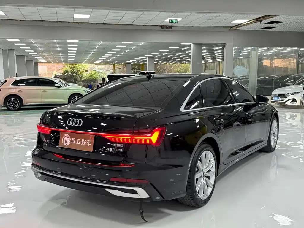 Audi A6L — фото 7