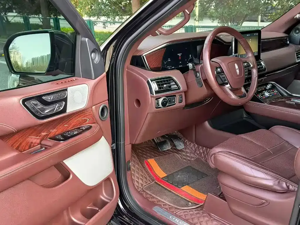 Lincoln Navigator — фото 9