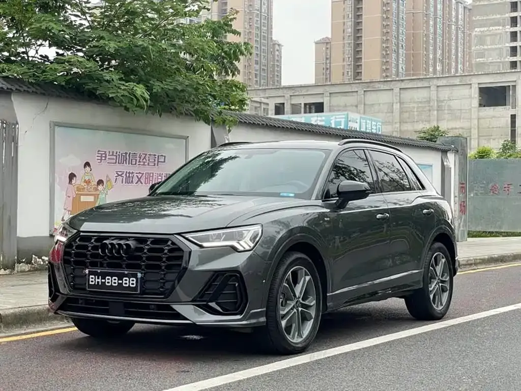 Audi Q3 — фото 1