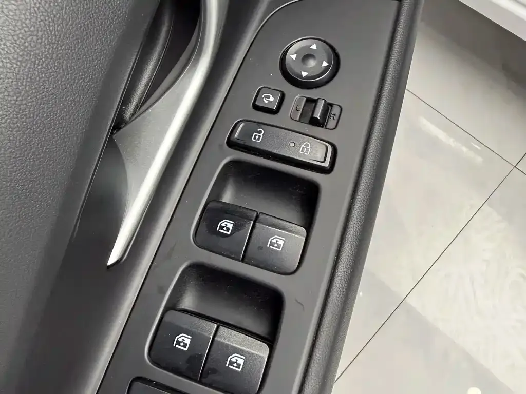 Hyundai Elantra — фото 4
