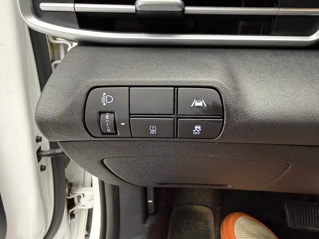 Hyundai Elantra — фото 10