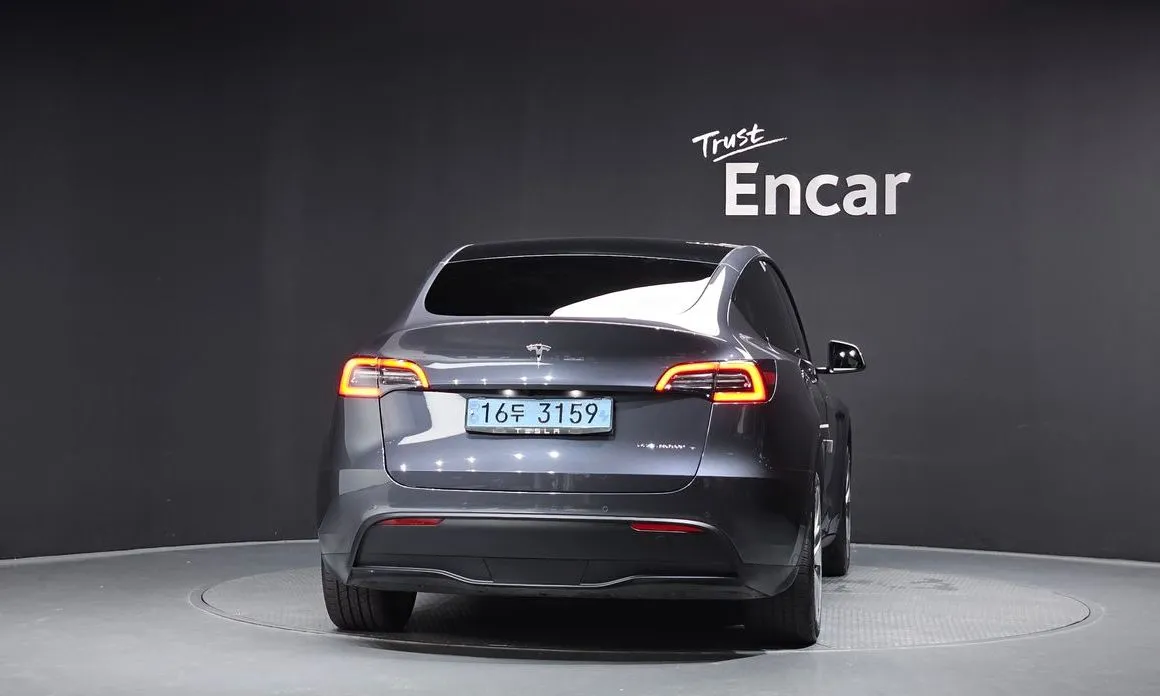 Tesla Model Y — фото 2