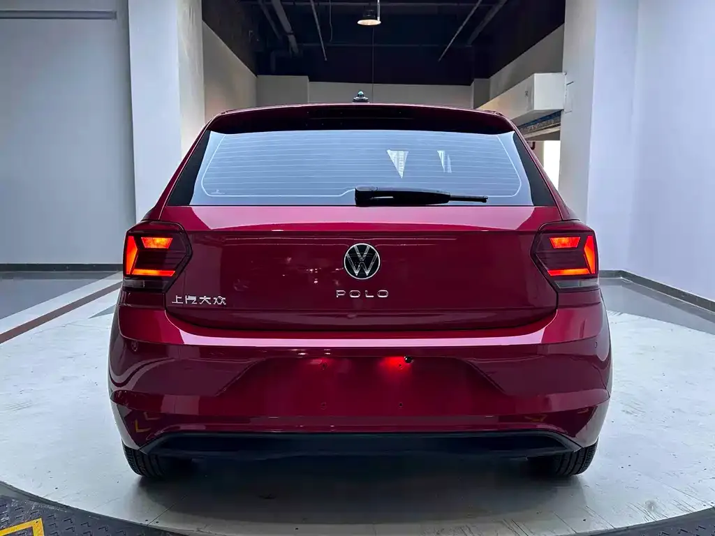 Volkswagen Polo — фото 4