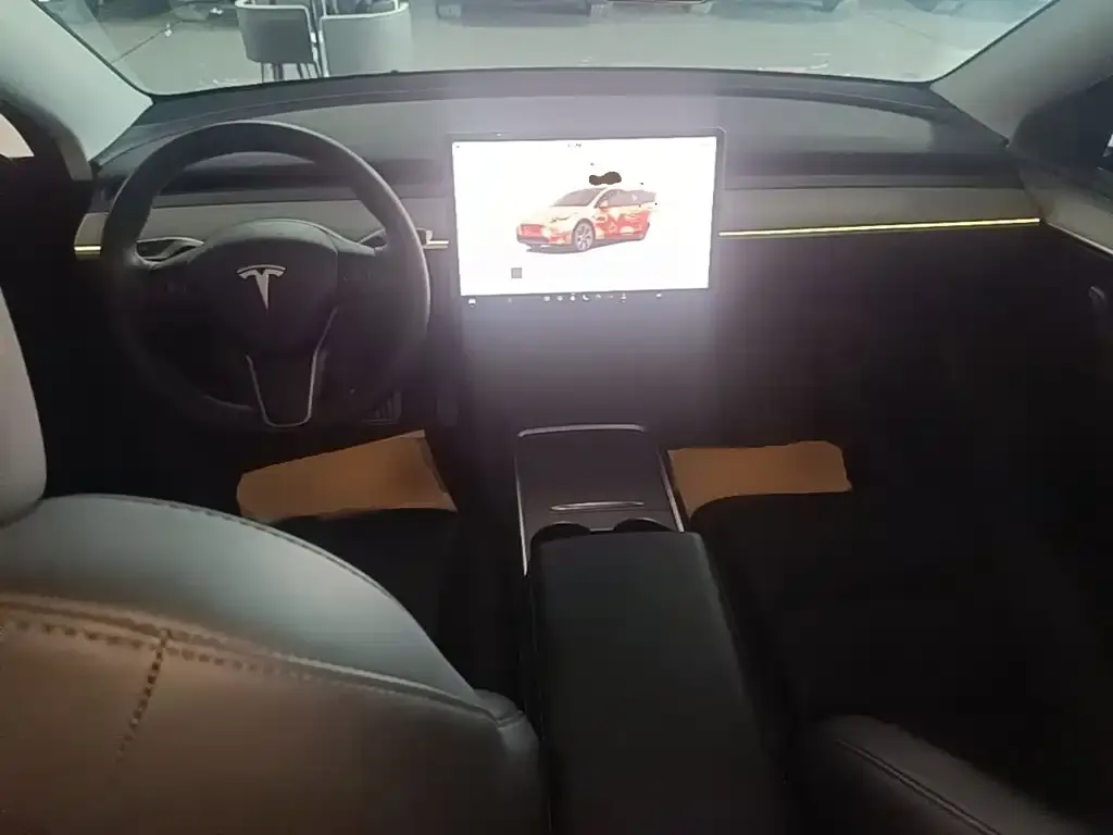 Tesla Model Y — фото 8
