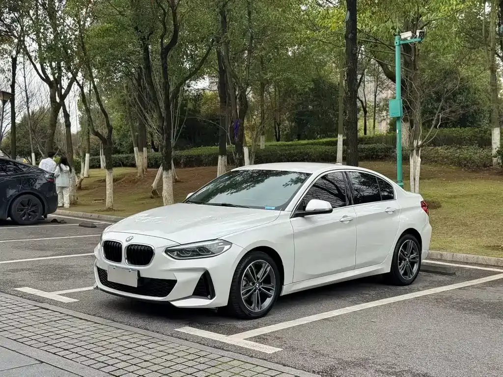 BMW 1 Series — фото 1