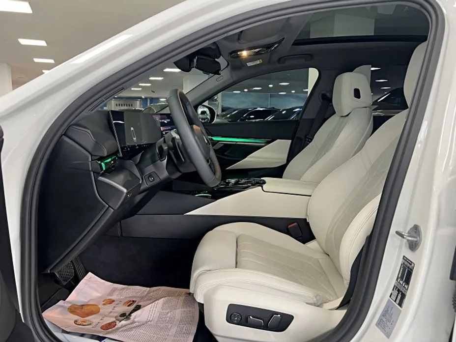 BMW 5-Series 2025 из KR, фото 6