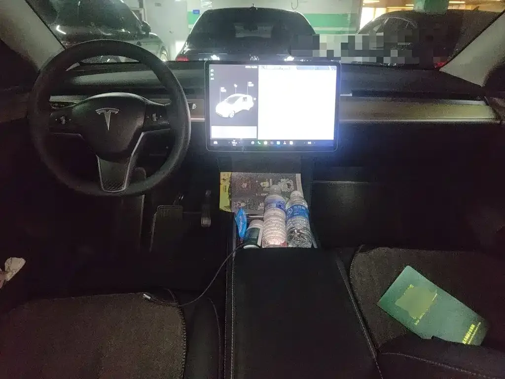 Tesla Model Y — фото 8