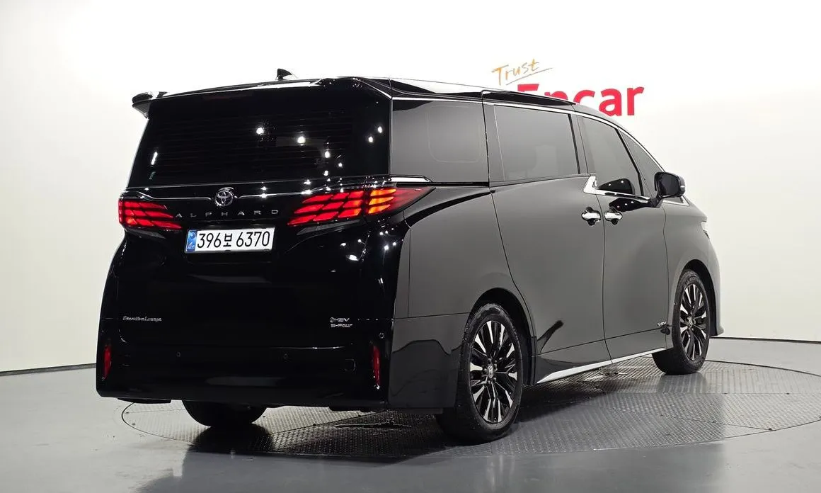 Toyota Alphard — фото 4