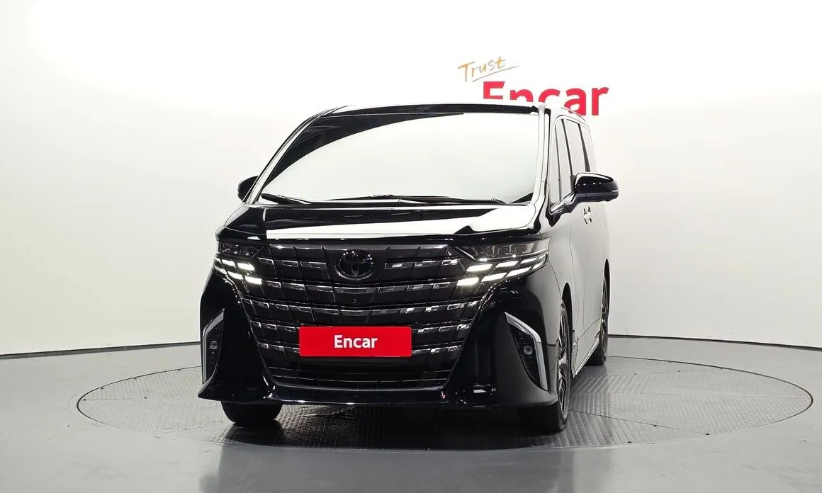 Toyota Alphard — фото 5
