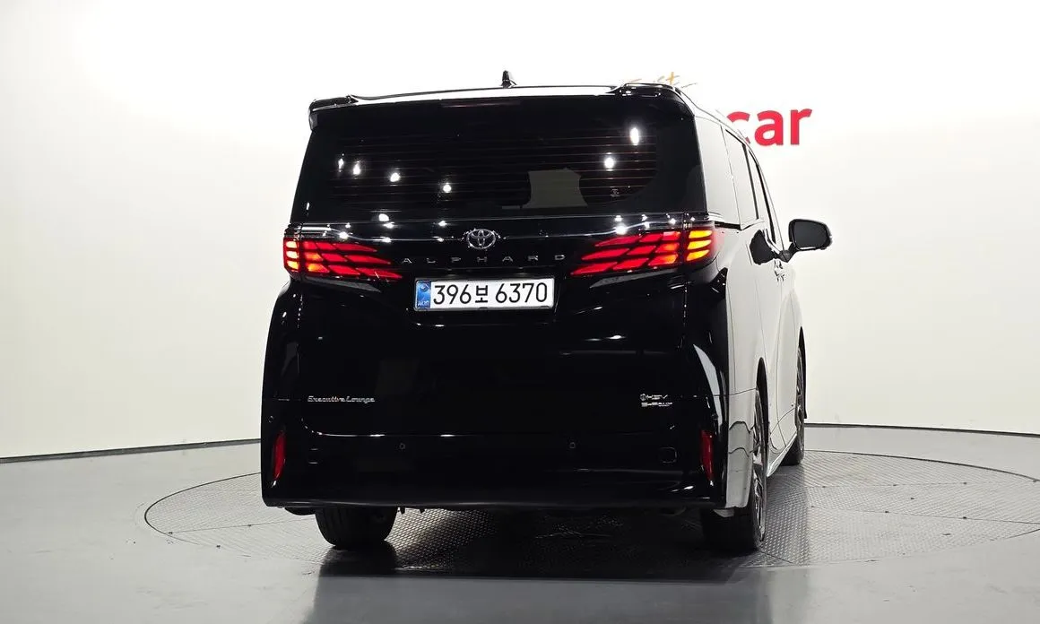 Toyota Alphard — фото 6
