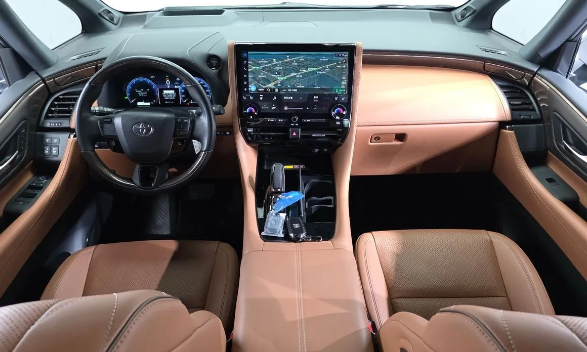 Toyota Alphard — фото 3
