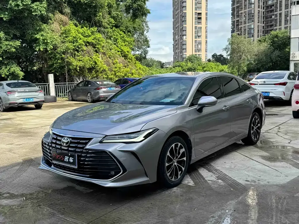 Toyota Avalon — фото 1