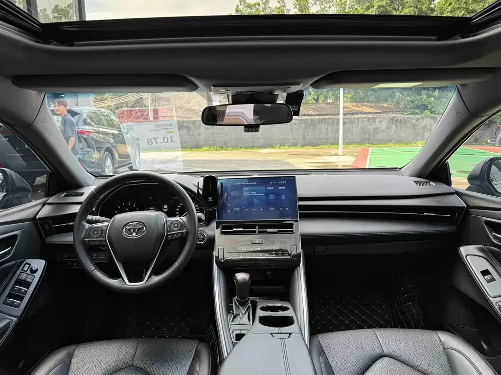 Toyota Avalon — фото 2