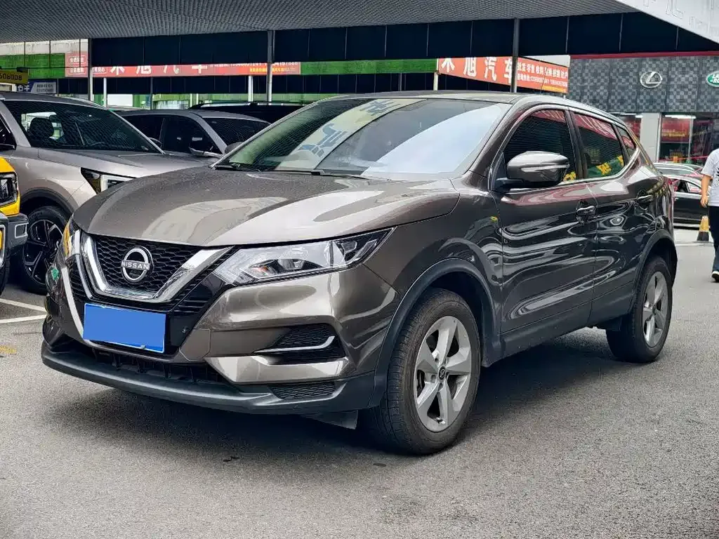 Nissan Qashqai — фото 1