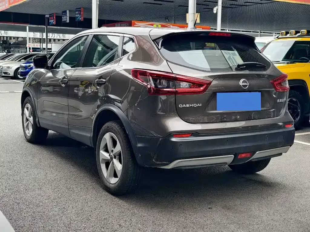 Nissan Qashqai — фото 9
