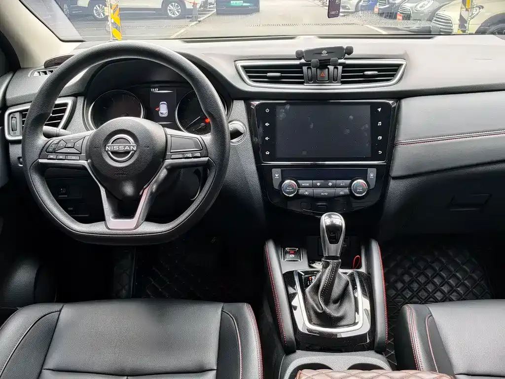 Nissan Qashqai — фото 7