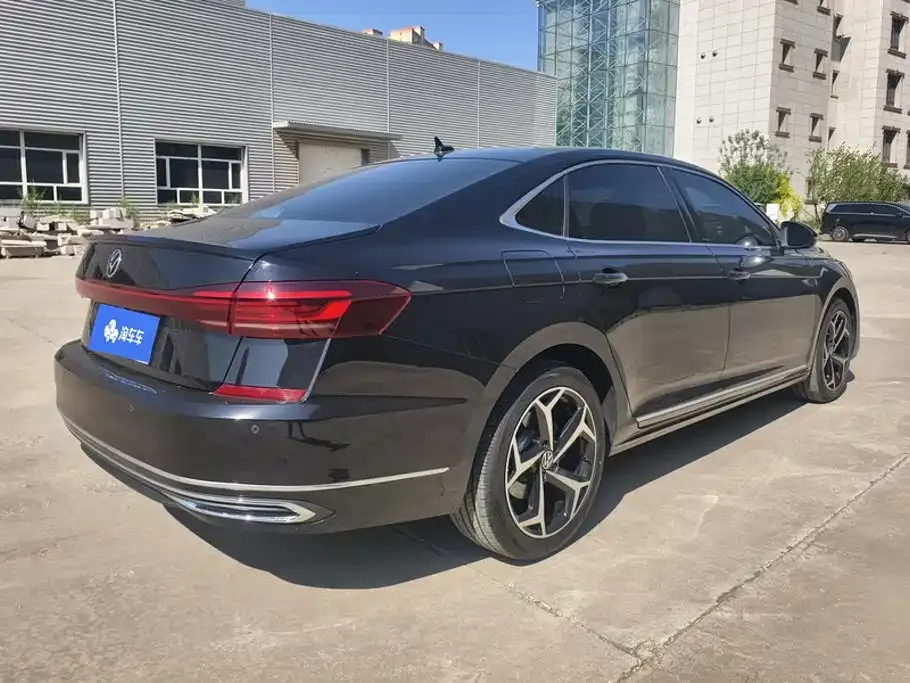 Volkswagen Passat — фото 9