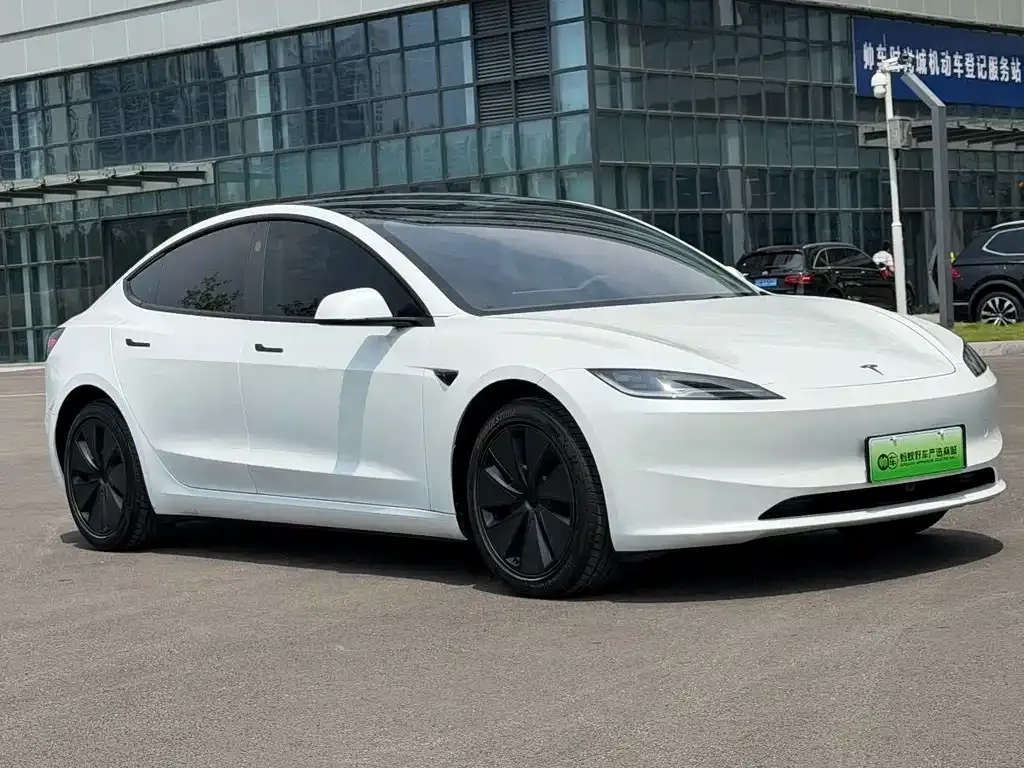 Tesla Model 3 — фото 2
