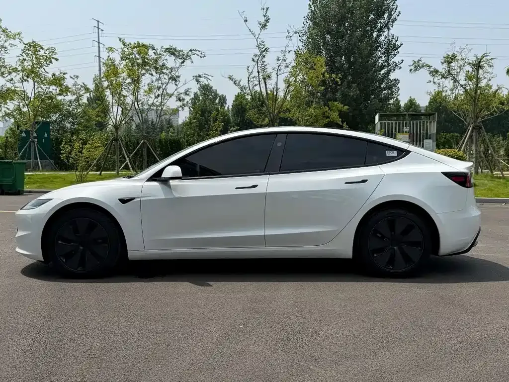 Tesla Model 3 — фото 5