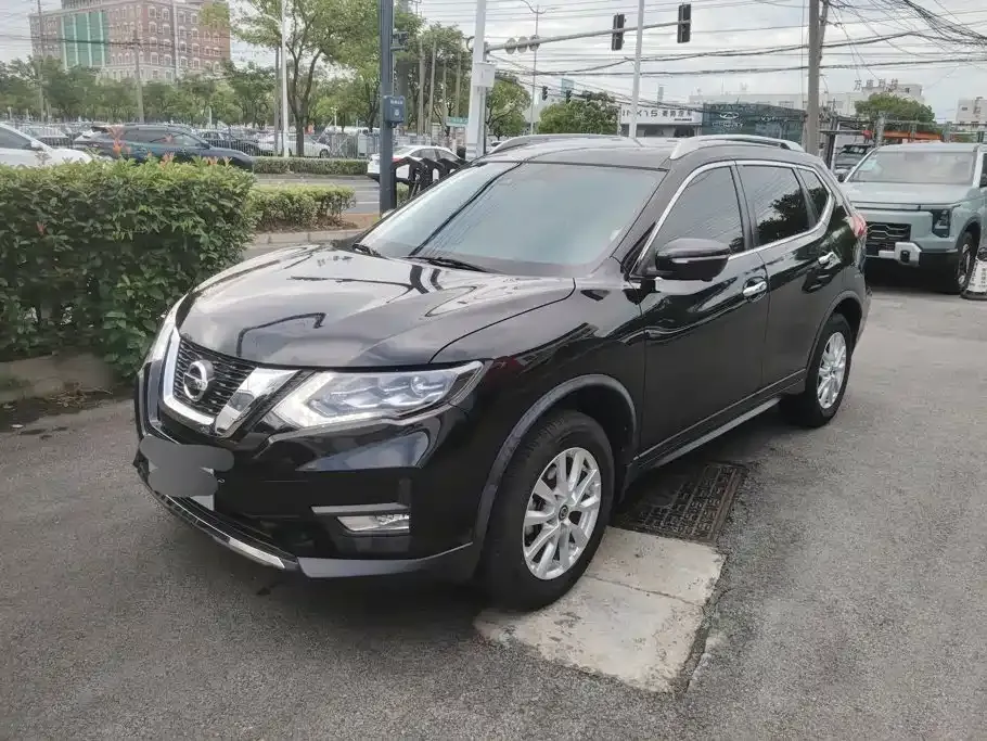 Nissan X-Trail — фото 1