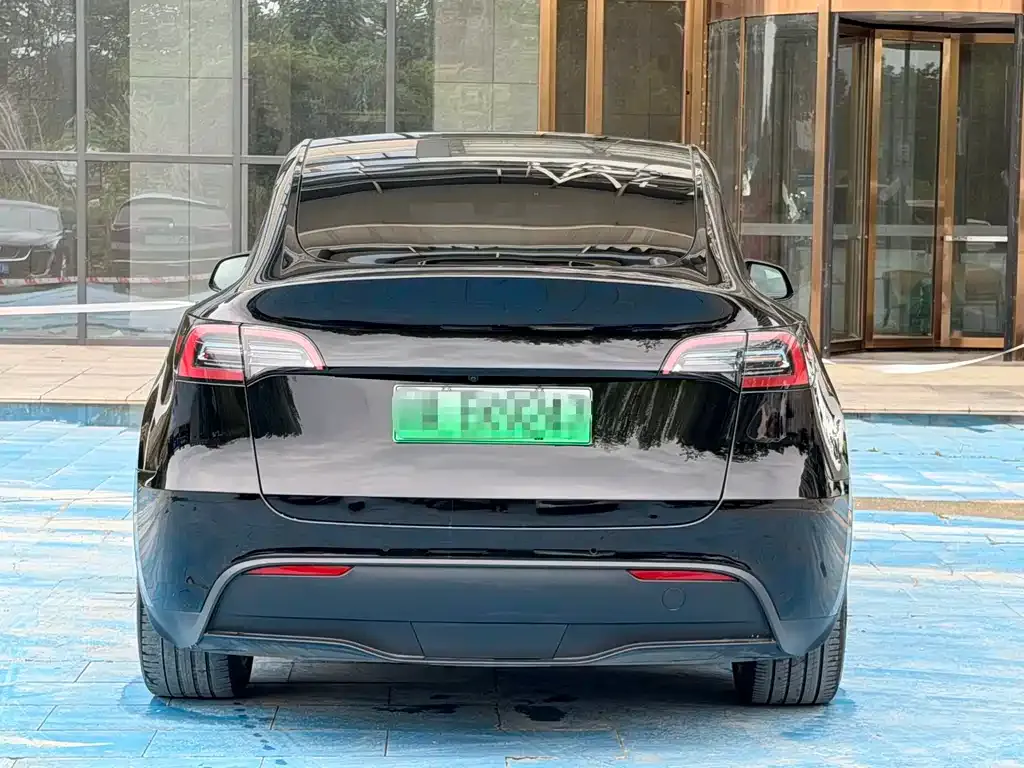 Tesla Model Y — фото 7